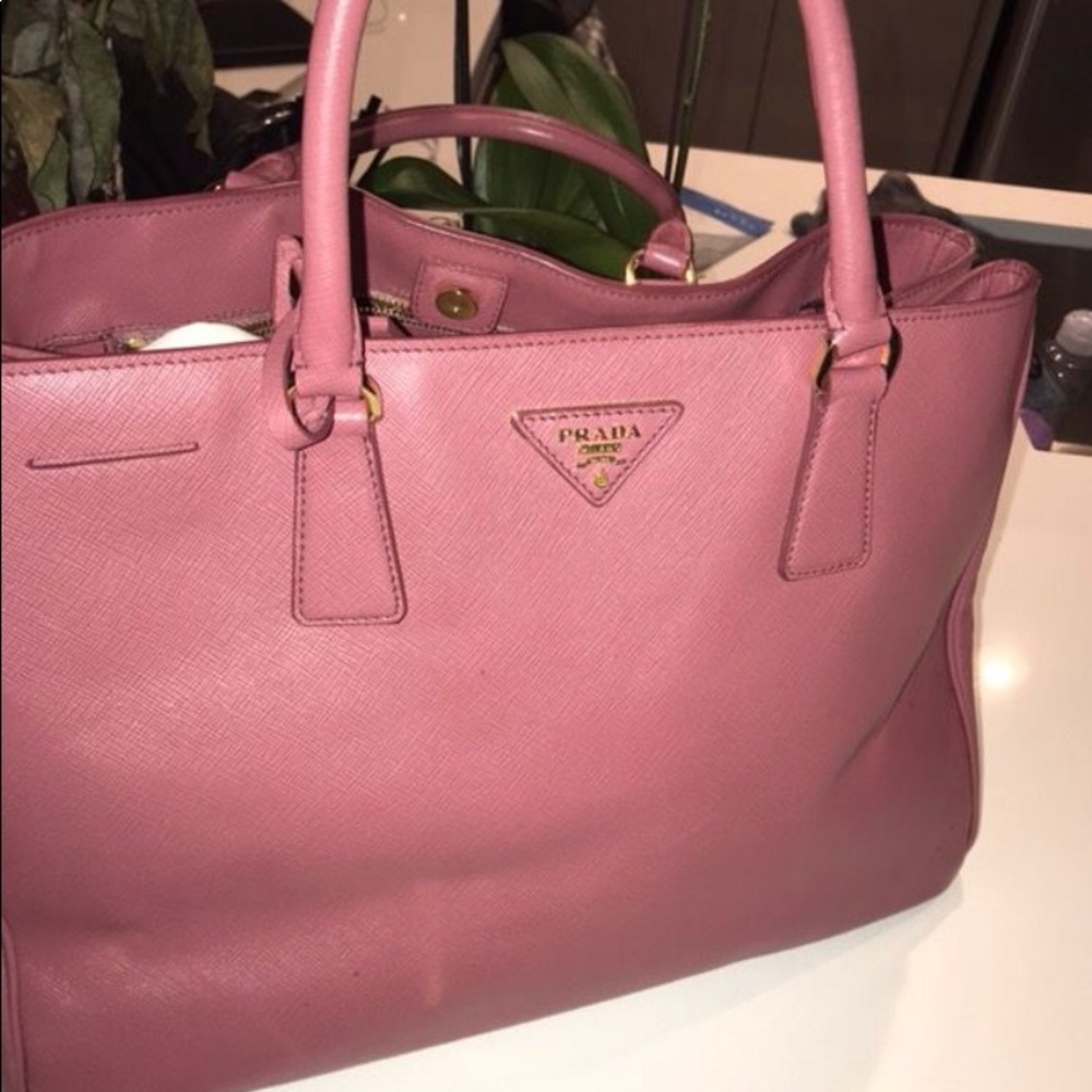*SOLD*—Prada saffiano bag
